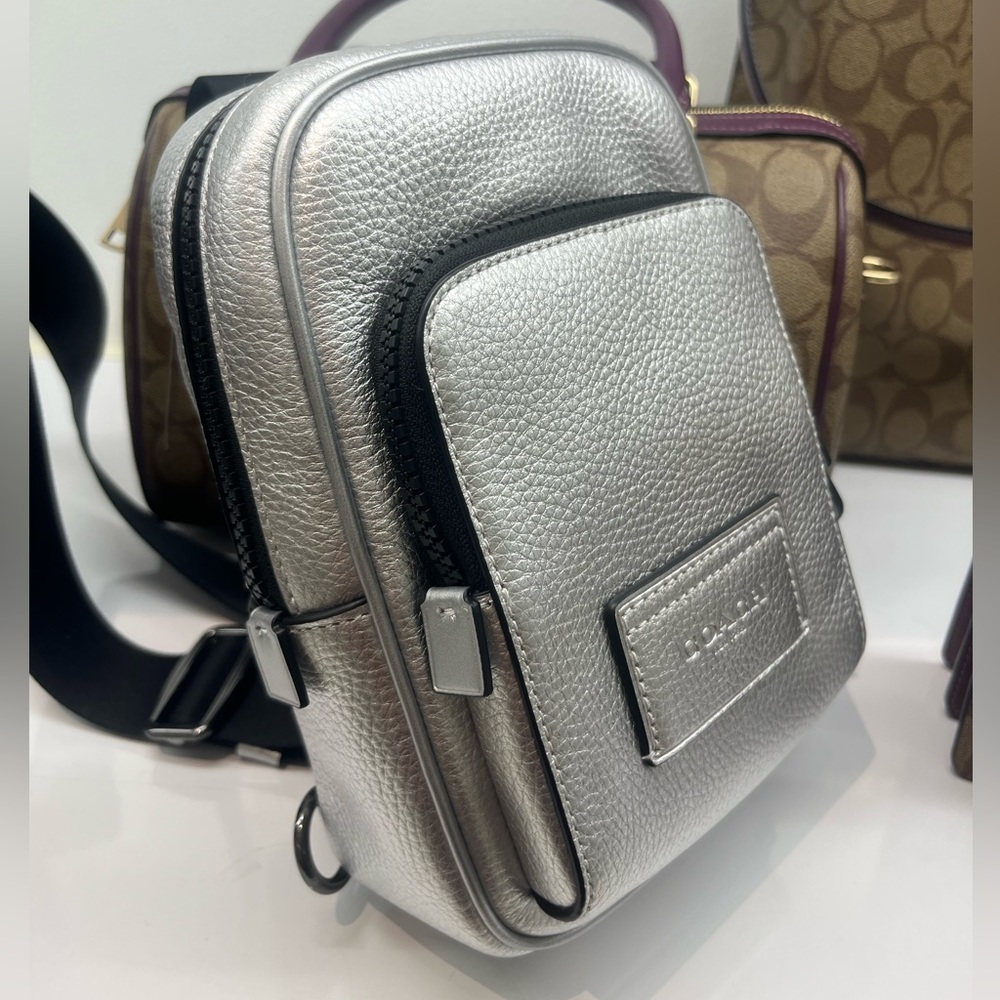NWT Coach Outlet Track Pack 14 - Picture 5 of 9